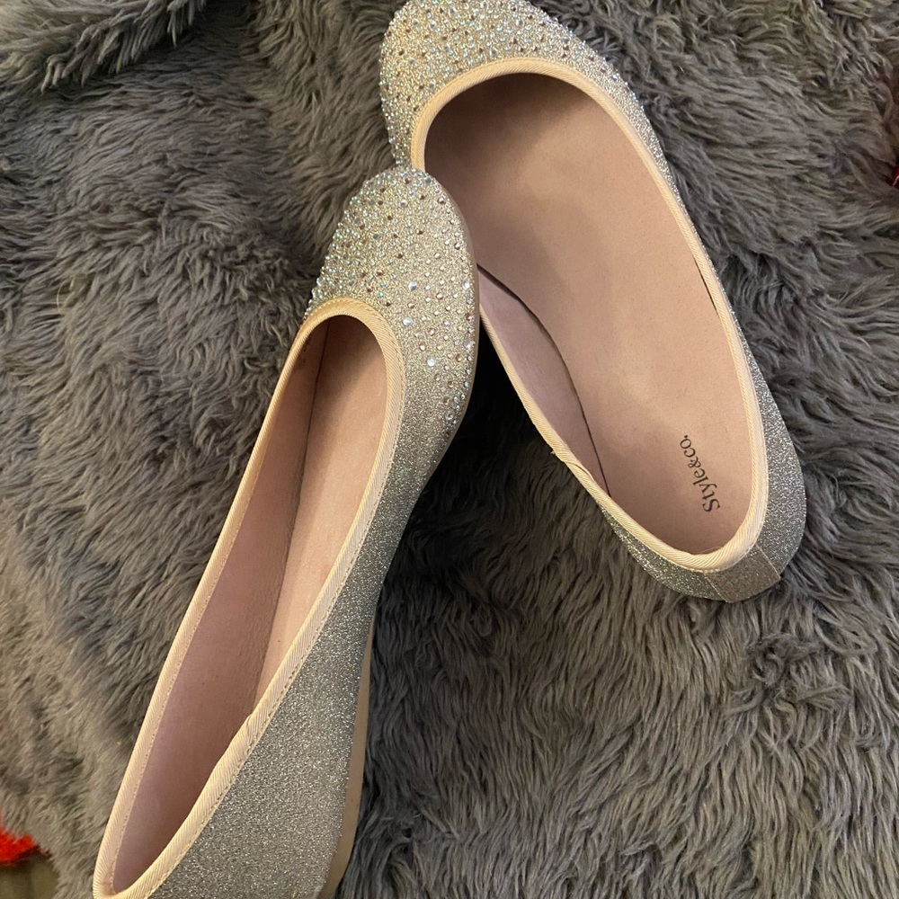 Sparkly Gold Champagne Flats - Picture 3 of 6